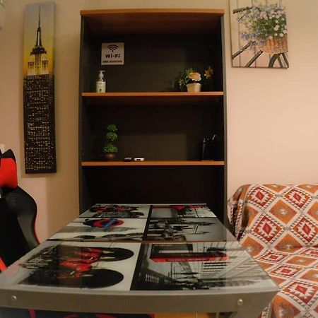 Modern Cozy Appartment In Tesalonika Bagian luar foto