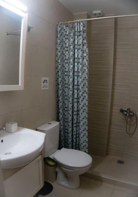 Modern Cozy Appartment In Tesalonika Bagian luar foto