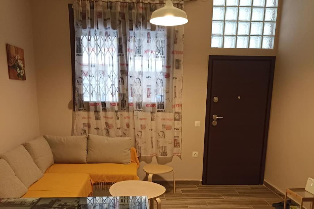 Modern Cozy Appartment In Tesalonika Bagian luar foto